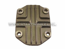 Cylinder head cover, cover upper rectangle